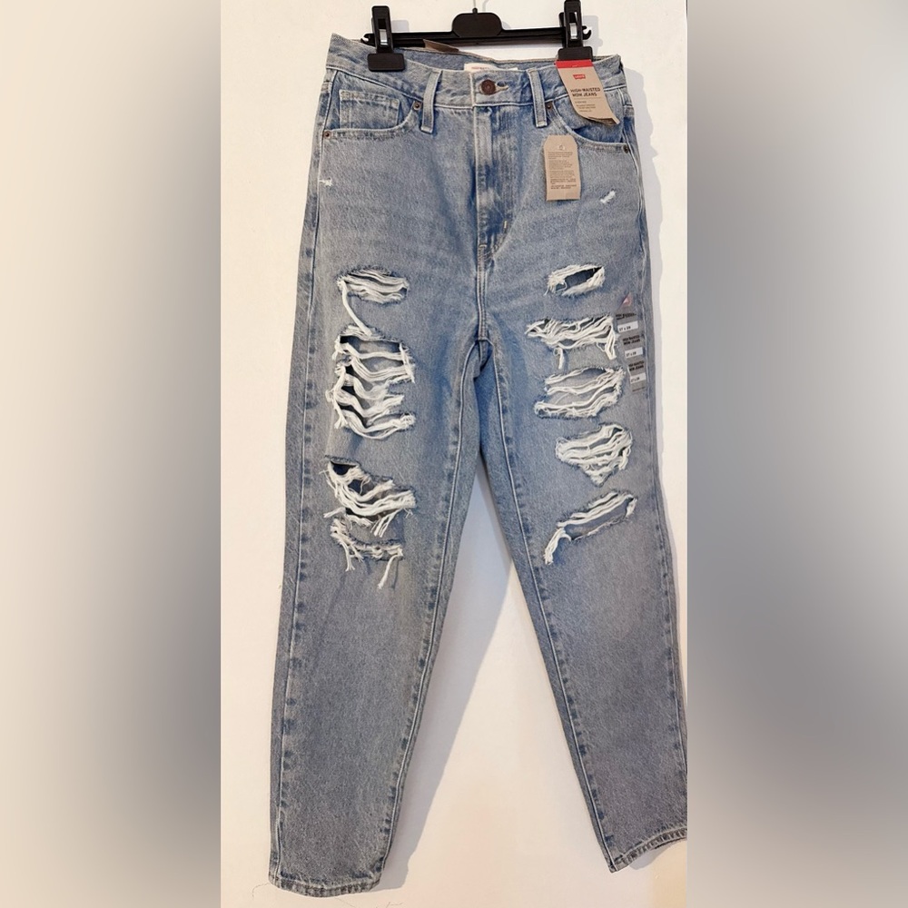 Levi’s - Picture 2 of 4